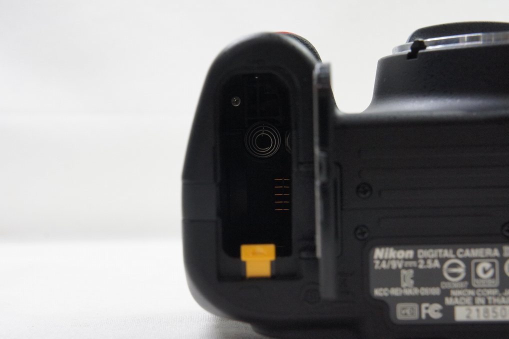 Nikon D5100 ボディ + AF-S DX NIKKOR 18-55mm VR レンズキット デジタル一眼レフカメラ 250515g