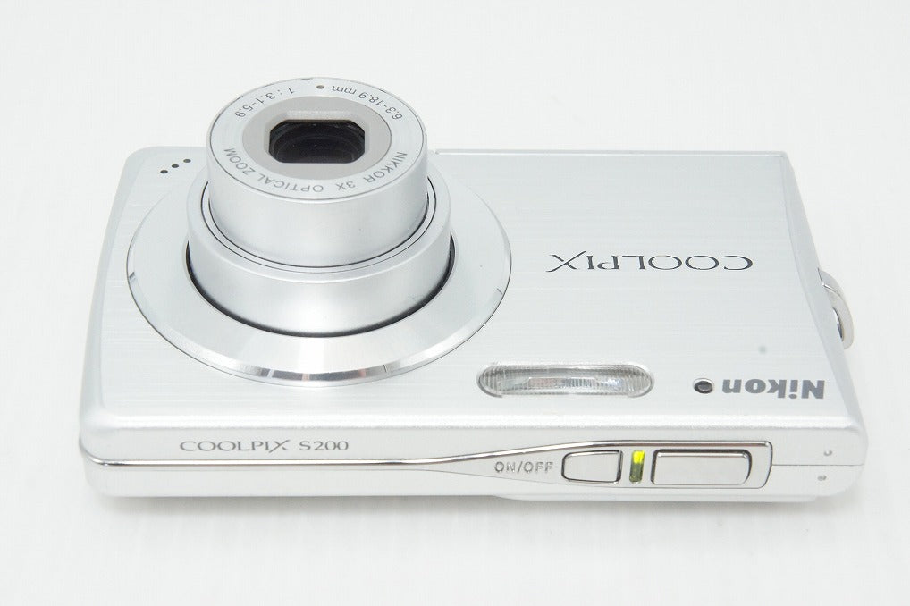 Nikon ニコン COOLPIX S200 コンパクトデジタルカメラ シルバー 元箱付 260430f