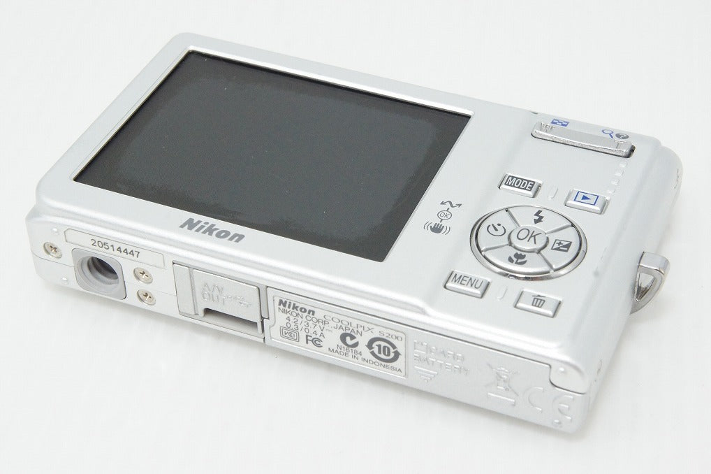 Nikon ニコン COOLPIX S200 コンパクトデジタルカメラ シルバー 元箱付 260430f