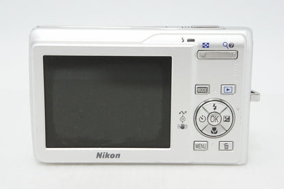 Nikon ニコン COOLPIX S200 コンパクトデジタルカメラ シルバー 元箱付 260430f