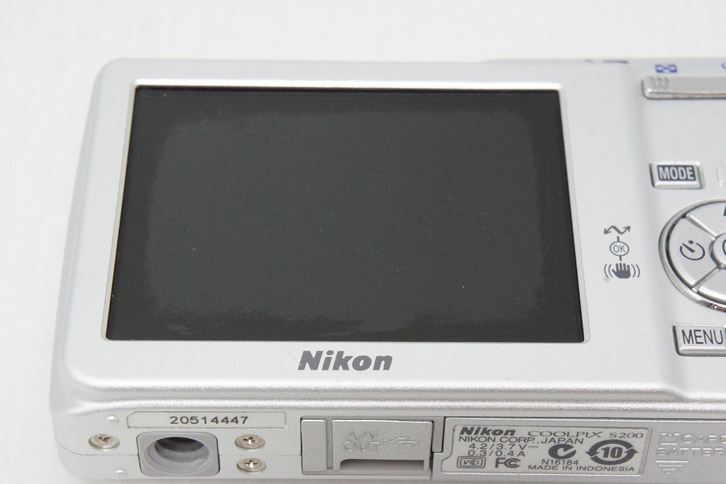 Nikon ニコン COOLPIX S200 コンパクトデジタルカメラ シルバー 元箱付 260430f