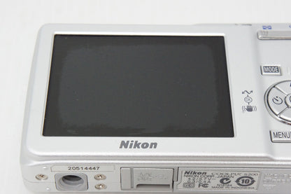 Nikon ニコン COOLPIX S200 コンパクトデジタルカメラ シルバー 元箱付 260430f