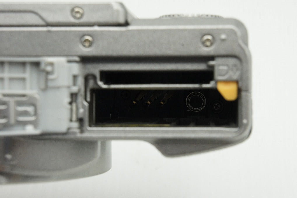 美品 Nikon ニコン COOLPIX A900 コンパクトデジタルカメラ シルバー 元箱付 260126s