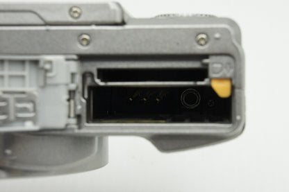 美品 Nikon ニコン COOLPIX A900 コンパクトデジタルカメラ シルバー 元箱付 260126s