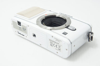 OLYMPUS オリンパス PEN E-P3 ボディ ミラーレス一眼カメラ ホワイト 260812ad