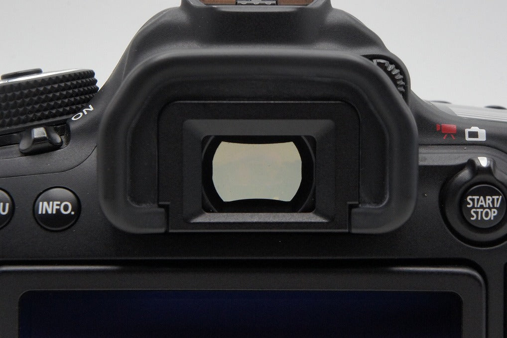 良品 Canon キヤノン EOS 70D ボディ デジタル一眼レフカメラ 260310i