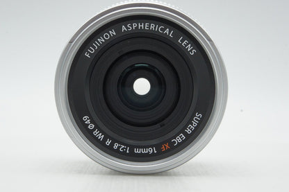 美品 FUJIFILM フジフィルム XF 16mm F2.8 R WR 単焦点レンズ シルバー 元箱付 260310ad