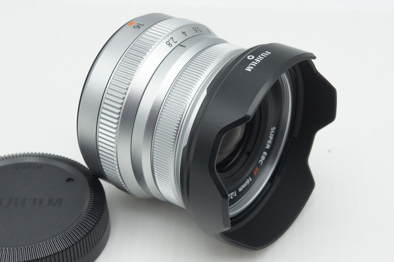 美品 FUJIFILM フジフィルム XF 16mm F2.8 R WR 単焦点レンズ シルバー 元箱付 260310ad