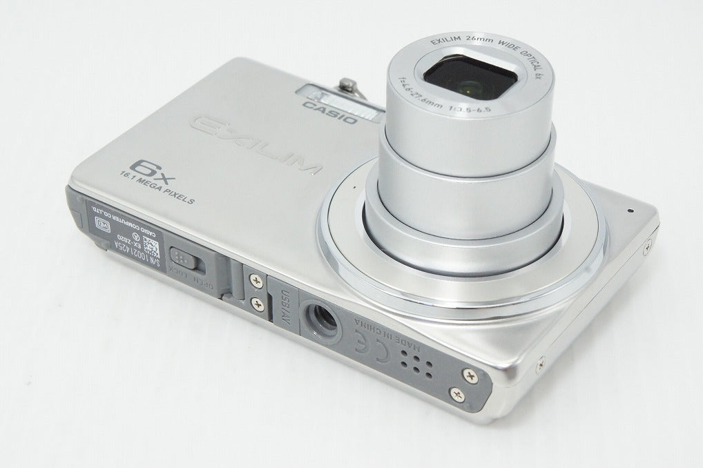美品 CASIO カシオ EXILIM EX-ZS20 コンパクトデジタルカメラ シルバー