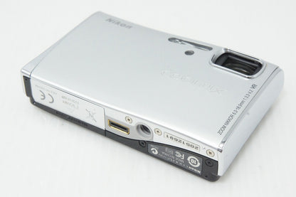 良品 Nikon ニコン COOLPIX S50 コンパクトデジタルカメラ グロスシルバー ケース付 260512b