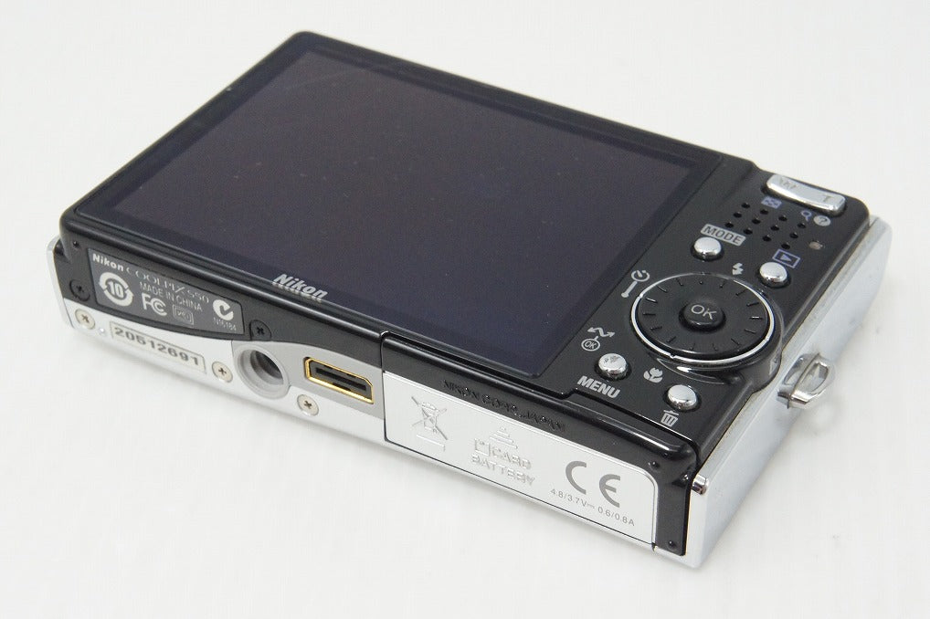 良品 Nikon ニコン COOLPIX S50 コンパクトデジタルカメラ グロスシルバー ケース付 260512b
