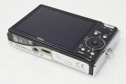 良品 Nikon ニコン COOLPIX S50 コンパクトデジタルカメラ グロスシルバー ケース付 260512b