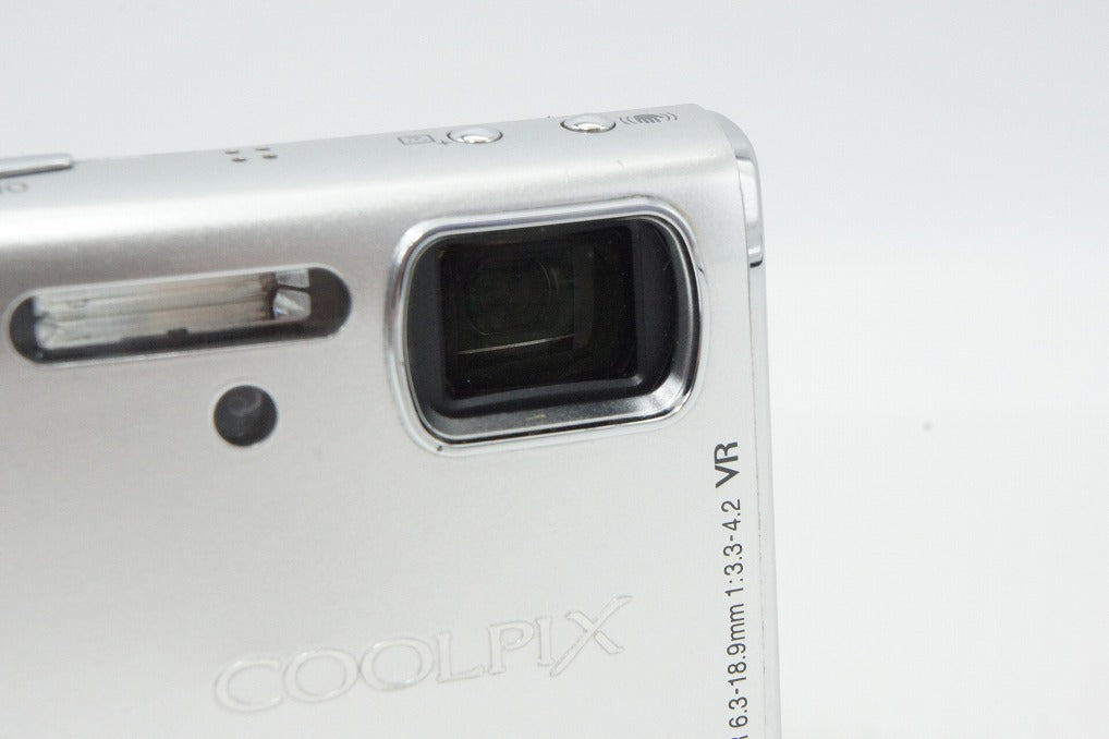 良品 Nikon ニコン COOLPIX S50 コンパクトデジタルカメラ グロスシルバー ケース付 260512b