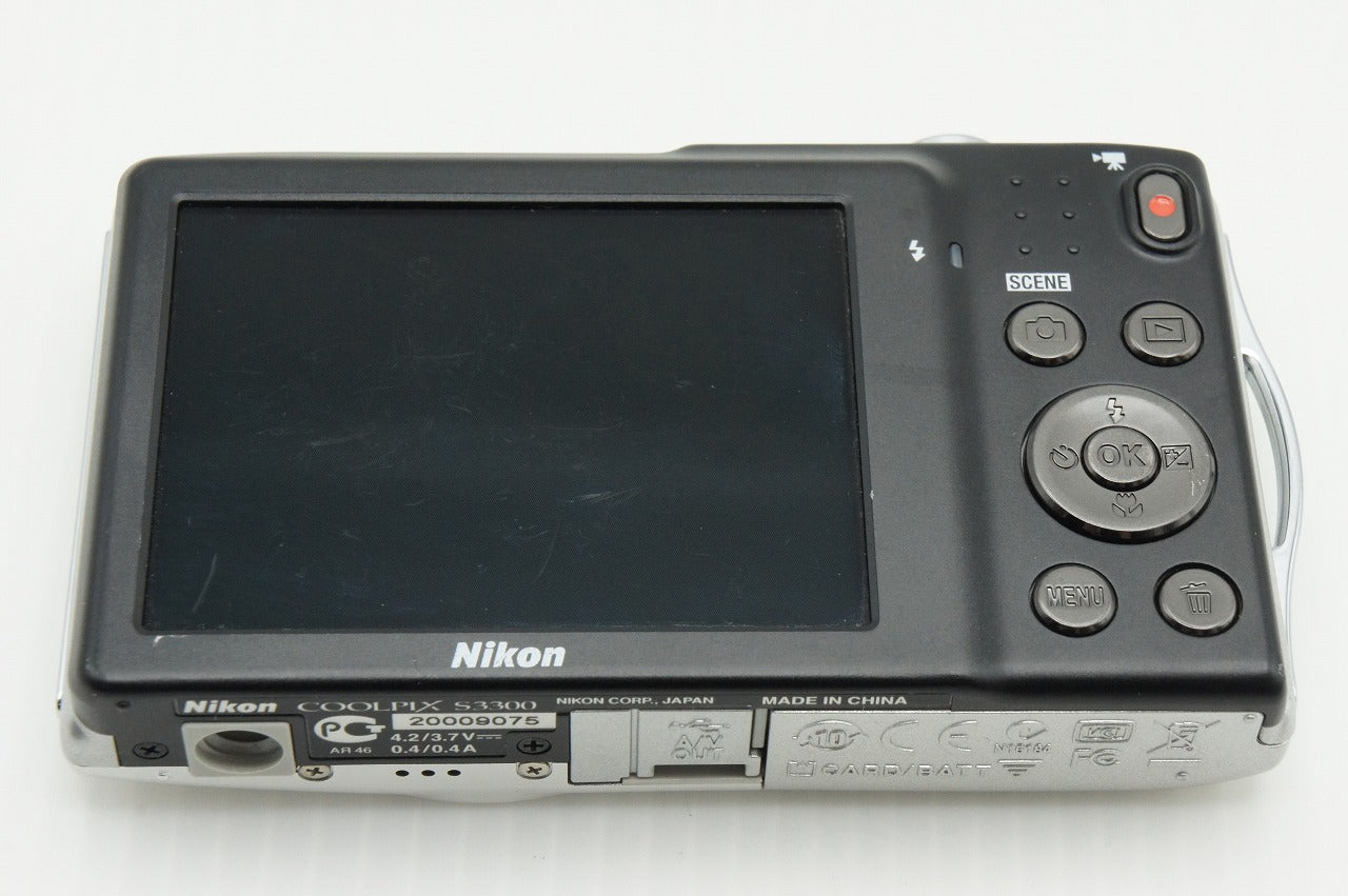 良品 Nikon ニコン COOLPIX S3300 コンパクトデジタルカメラ クリスタルシルバー 260123x