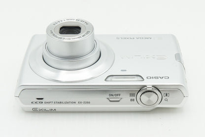 良品 CASIO カシオ EXILIM EX-Z250 コンパクトデジタルカメラ シルバー 260126q