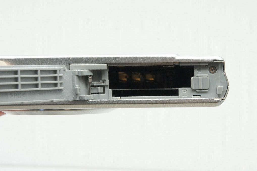 良品 CASIO カシオ EXILIM EX-Z250 コンパクトデジタルカメラ シルバー 260126q