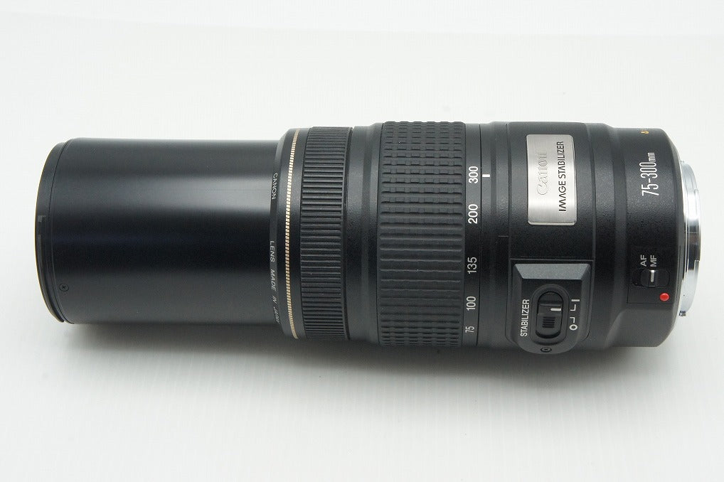 美品 Canon キヤノン EF 75-300mm F4-5.6 IS USM フルサイズ ズームレンズ フード付 260123ao