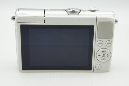 美品 Canon EOS M100 + EF-M 15-45mm IS STM レンズキット ミラーレス一眼カメラ ホワイト ボトムカバー付 260123ar