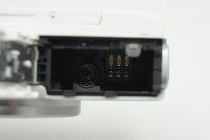 美品 Canon EOS M100 + EF-M 15-45mm IS STM レンズキット ミラーレス一眼カメラ ホワイト ボトムカバー付 260123ar