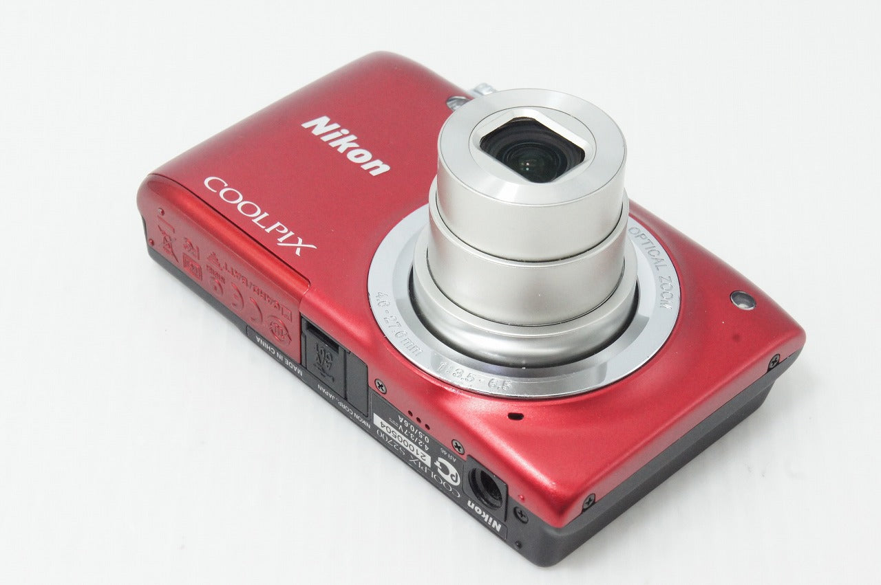 Nikon COOLPIX S2700 Compact Digital Camera Red with Original Box 260512j