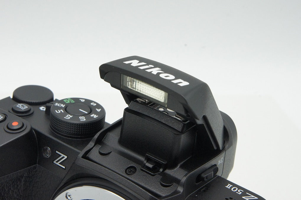 新品級 Nikon ニコン Z50II + NIKKOR Z DX 16-50mm F3.5-6.3 VR レンズキット ミラーレス一眼カメラ 260128c