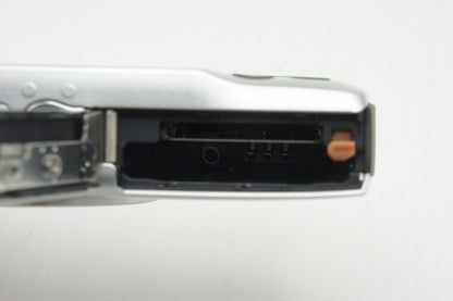 美品 Canon キヤノン IXY 200 コンパクトデジタルカメラ シルバー ケース付 260128b