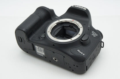 良品 Canon キヤノン EOS 7D Mark II ボディ デジタル一眼レフカメラ 260316o