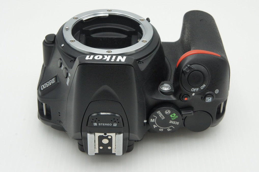 美品 Nikon ニコン D5500 ボディ デジタル一眼レフカメラ 260130j