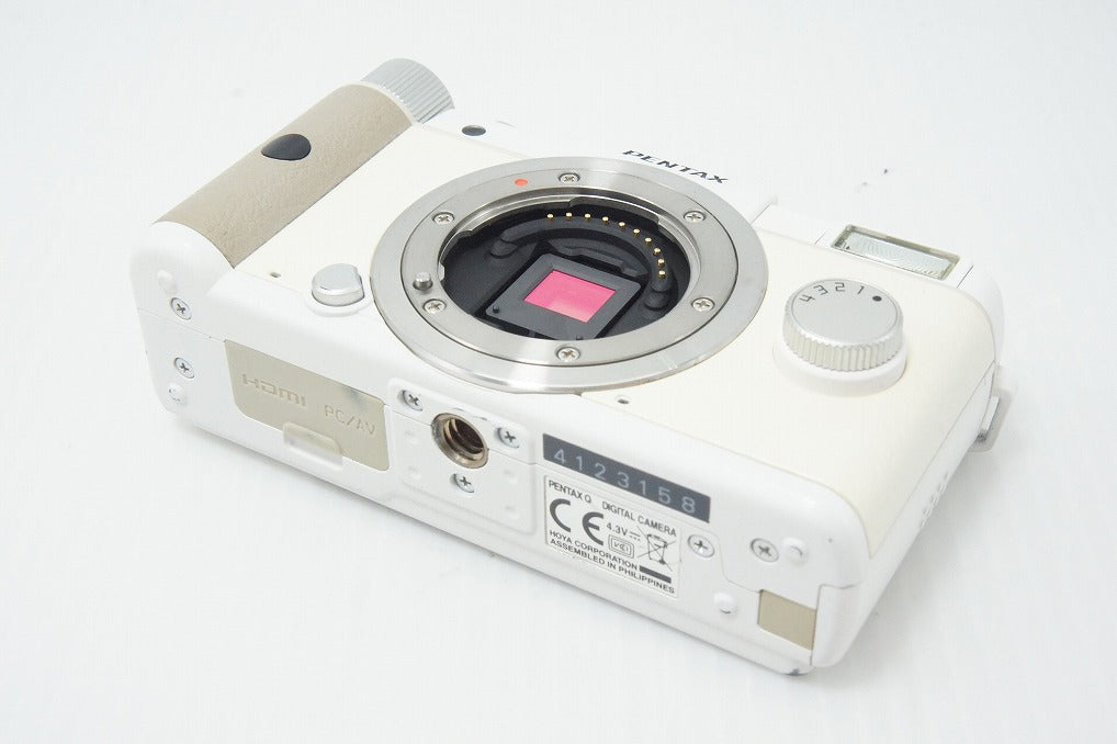 良品 PENTAX Q ズームレンズキット [標準ズーム 02 STANDARD ZOOM (smc PENTAX 5-15mm F2.8-4.5 ED AL IF) ] ミラーレス一眼カメラ ホワイト 260817c