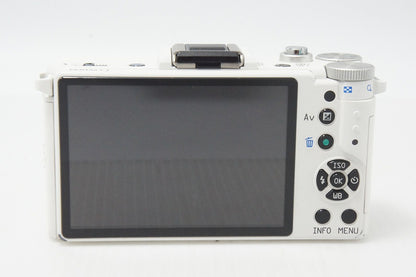 良品 PENTAX Q ズームレンズキット [標準ズーム 02 STANDARD ZOOM (smc PENTAX 5-15mm F2.8-4.5 ED AL IF) ] ミラーレス一眼カメラ ホワイト 260817c