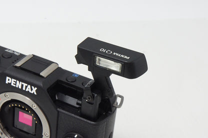 美品 PENTAX ペンタックス Q10 ズームレンズキット [標準ズーム 02 STANDARD ZOOM]  ミラーレス一眼カメラ ブラック 260818af