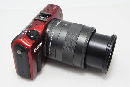 美品 Canon EOS M ボディ + EF-M 18-55mm IS STM レンズキット ミラーレス一眼カメラ レッド SPEEDLITE 90EX付 260513al