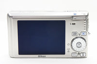 美品 Nikon ニコン COOLPIX S500 コンパクトデジタルカメラ シルバー 240826t