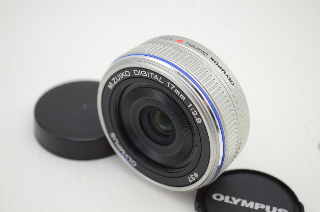 OLYMPUS オリンパス M.ZUIKO DIGITAL 17mm F2.8 パンケーキレンズ マイクロフォーサーズ シルバー 251105j