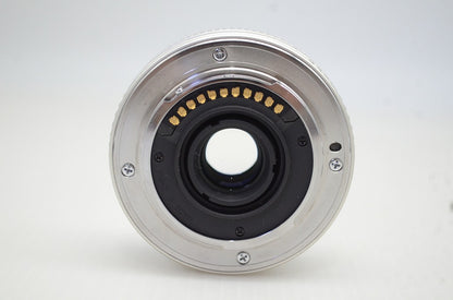 OLYMPUS オリンパス M.ZUIKO DIGITAL 17mm F2.8 パンケーキレンズ マイクロフォーサーズ シルバー 251105j