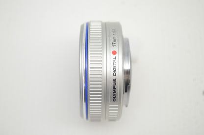 OLYMPUS オリンパス M.ZUIKO DIGITAL 17mm F2.8 パンケーキレンズ マイクロフォーサーズ シルバー 251105j