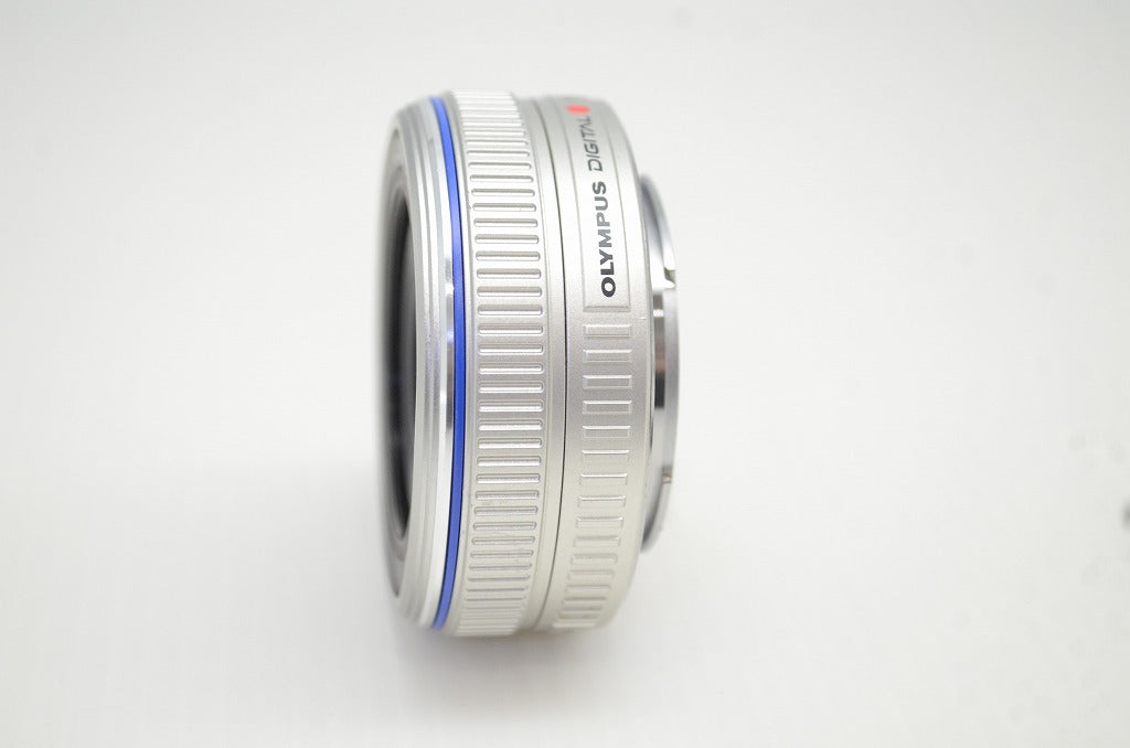 OLYMPUS オリンパス M.ZUIKO DIGITAL 17mm F2.8 パンケーキレンズ マイクロフォーサーズ シルバー 251105j