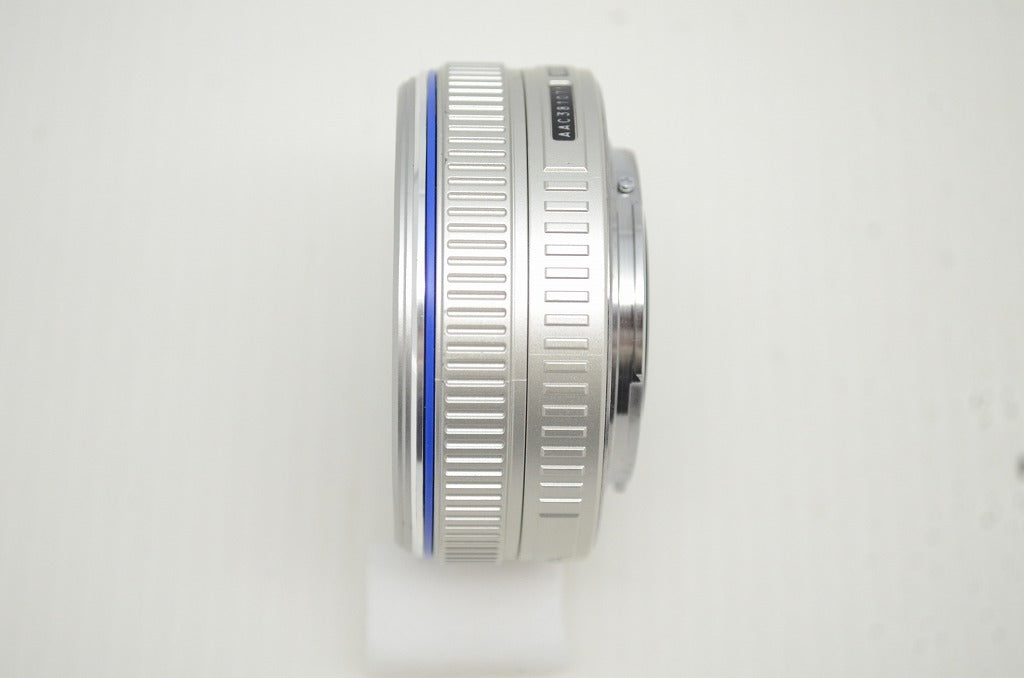 OLYMPUS オリンパス M.ZUIKO DIGITAL 17mm F2.8 パンケーキレンズ マイクロフォーサーズ シルバー 251105j