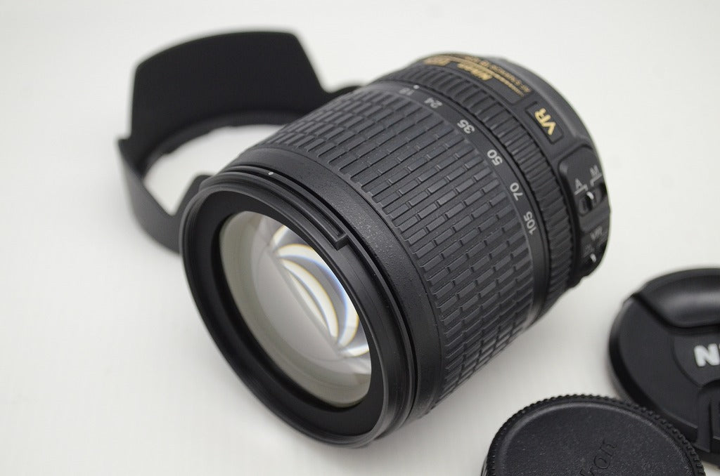 美品 Nikon ニコン AF-S DX NIKKOR 18-105mm F3.5-5.6G ED VR APS-C ズームレンズ フード付 251110k