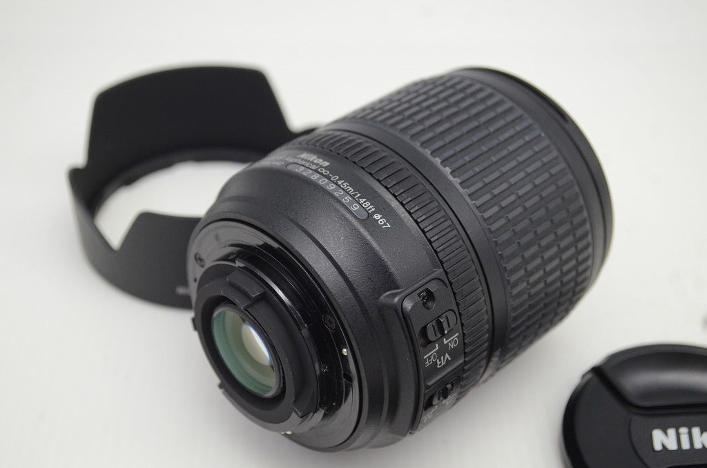 美品 Nikon ニコン AF-S DX NIKKOR 18-105mm F3.5-5.6G ED VR APS-C ズームレンズ フード付 251110k