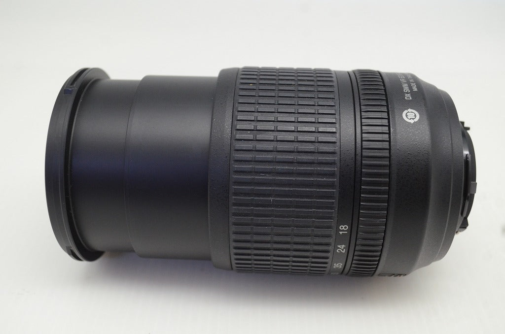 美品 Nikon ニコン AF-S DX NIKKOR 18-105mm F3.5-5.6G ED VR APS-C ズームレンズ フード付 251110k