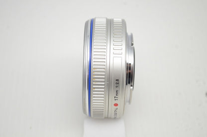 良品 OLYMPUS オリンパス M.ZUIKO DIGITAL 17mm F2.8 パンケーキレンズ マイクロフォーサーズ シルバー 251105m
