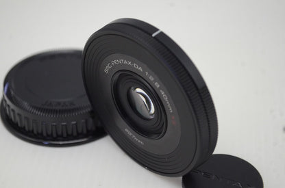 良品 ペンタックス smc PENTAX-DA 40mm F2.8 XS APS-C レンズ 251106e