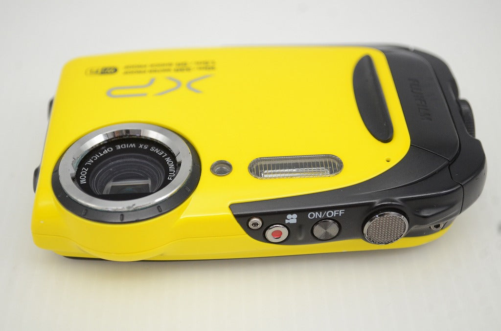 FUJIFILM フジフィルム FinePix XP70 コンパクトデジタルカメラ イエロー 251105p