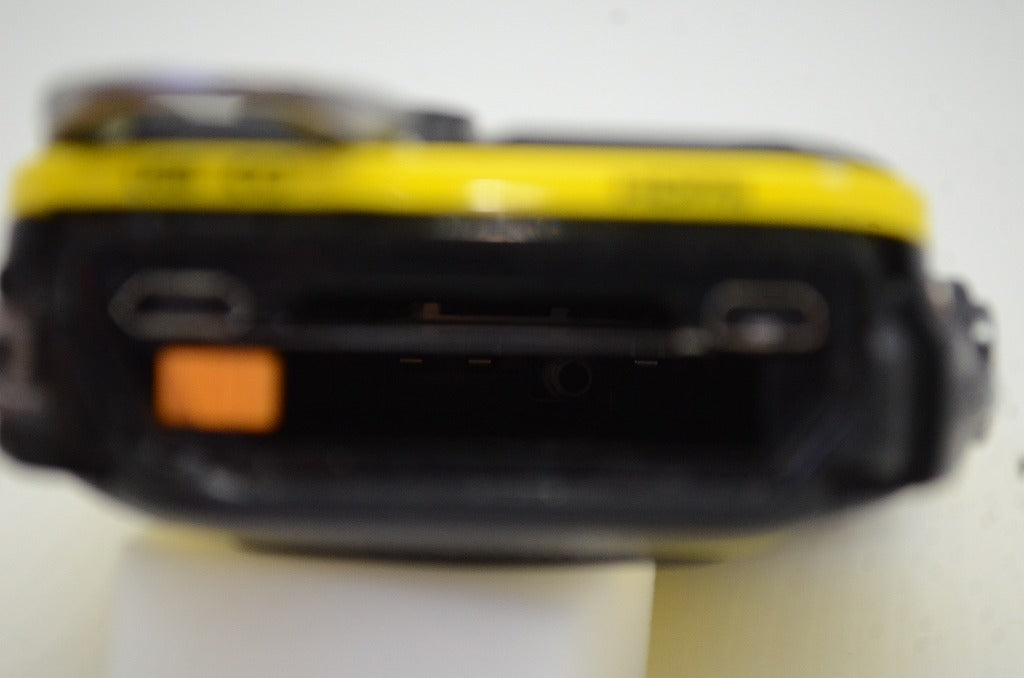 FUJIFILM フジフィルム FinePix XP70 コンパクトデジタルカメラ イエロー 251105p