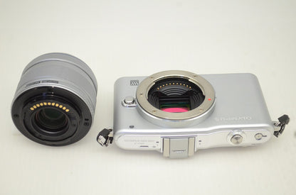 美品 OLYMPUS PEN mini E-PM1 + M.ZUIKO DIGITAL 14-42mm F3.5-5.6 II R レンズキット ミラーレス シルバー 251105i