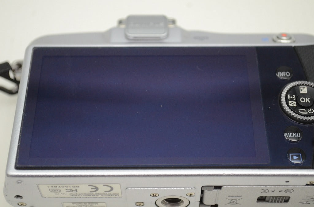 美品 OLYMPUS PEN mini E-PM1 + M.ZUIKO DIGITAL 14-42mm F3.5-5.6 II R レンズキット ミラーレス シルバー 251105i