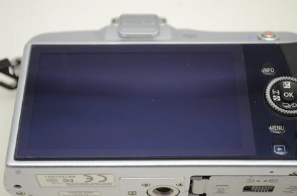 美品 OLYMPUS PEN mini E-PM1 + M.ZUIKO DIGITAL 14-42mm F3.5-5.6 II R レンズキット ミラーレス シルバー 251105i