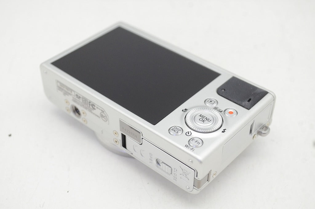 美品 FUJIFILM フジフィルム XQ1 コンパクトデジタルカメラ シルバー 250908d