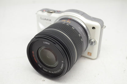 良品 Panasonic DMC-GF3 + 14-42mm F3.5-5.6 H-FS014042 レンズキット ミラーレス 元箱付 250910b